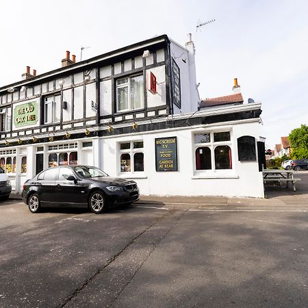 Old Oak Tree Inn Hounslow Bagian luar foto